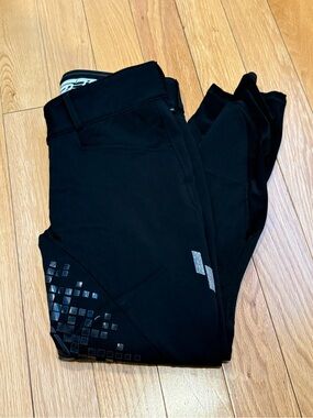 Struck 100 series full seat breech in black size 29